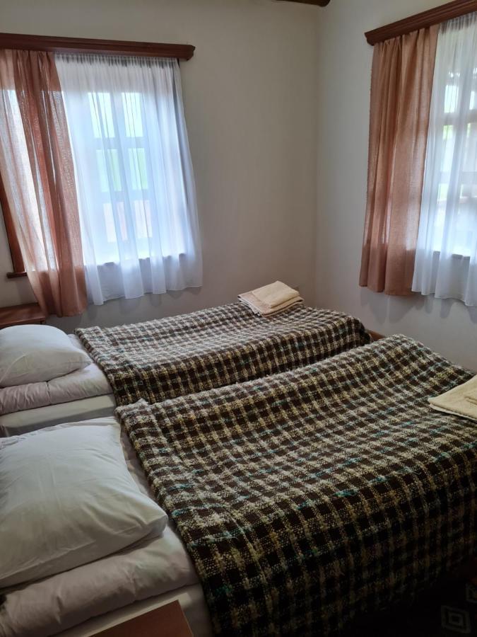 Guest House Shina Omalo 外观 照片