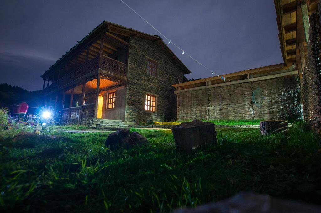 Guest House Shina Omalo 外观 照片