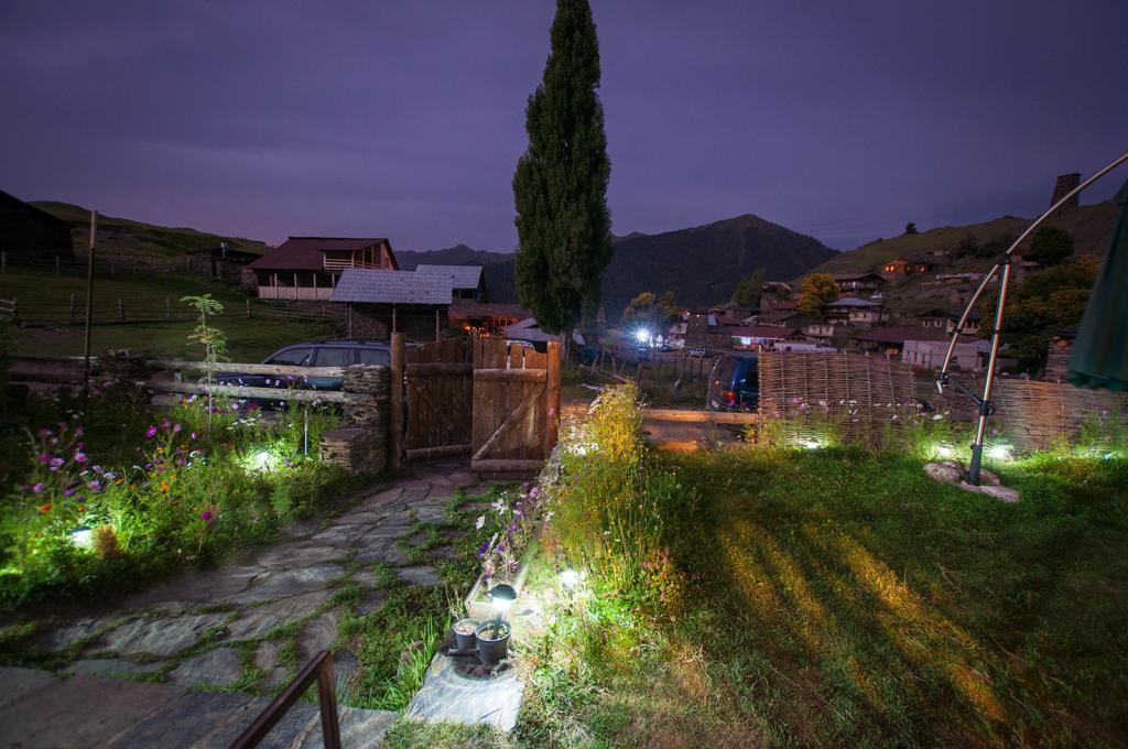 Guest House Shina Omalo 外观 照片