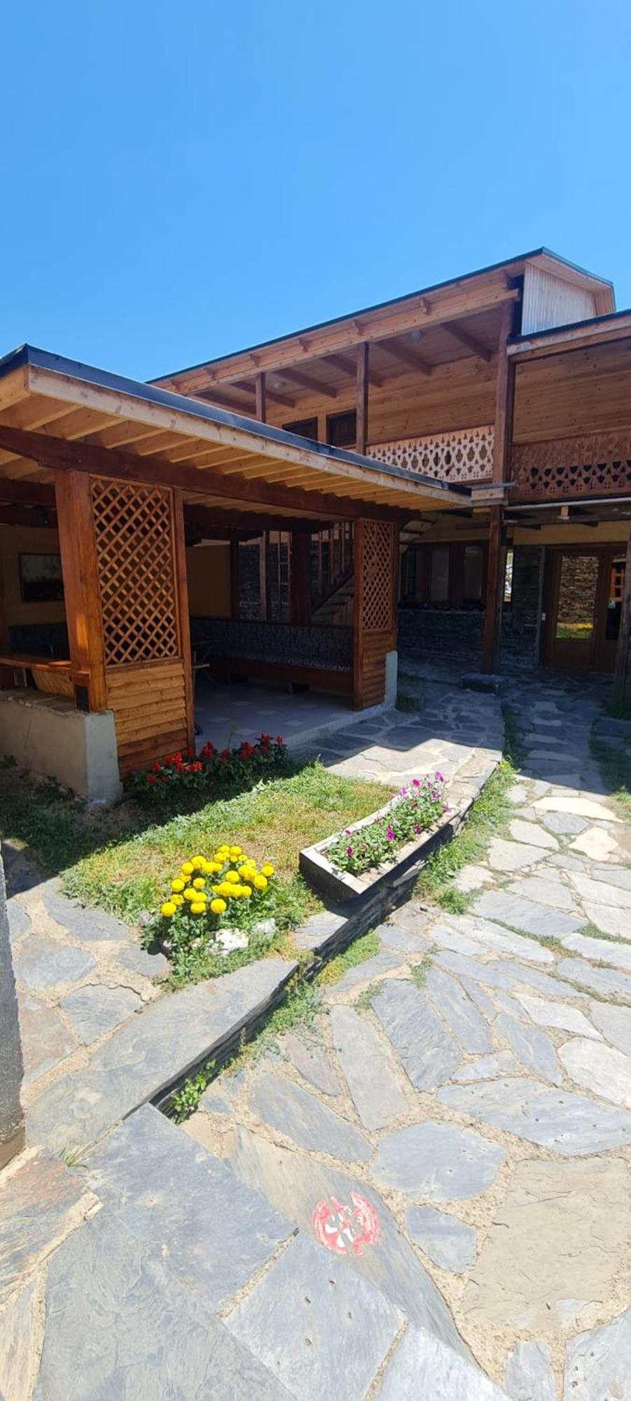 Guest House Shina Omalo 外观 照片