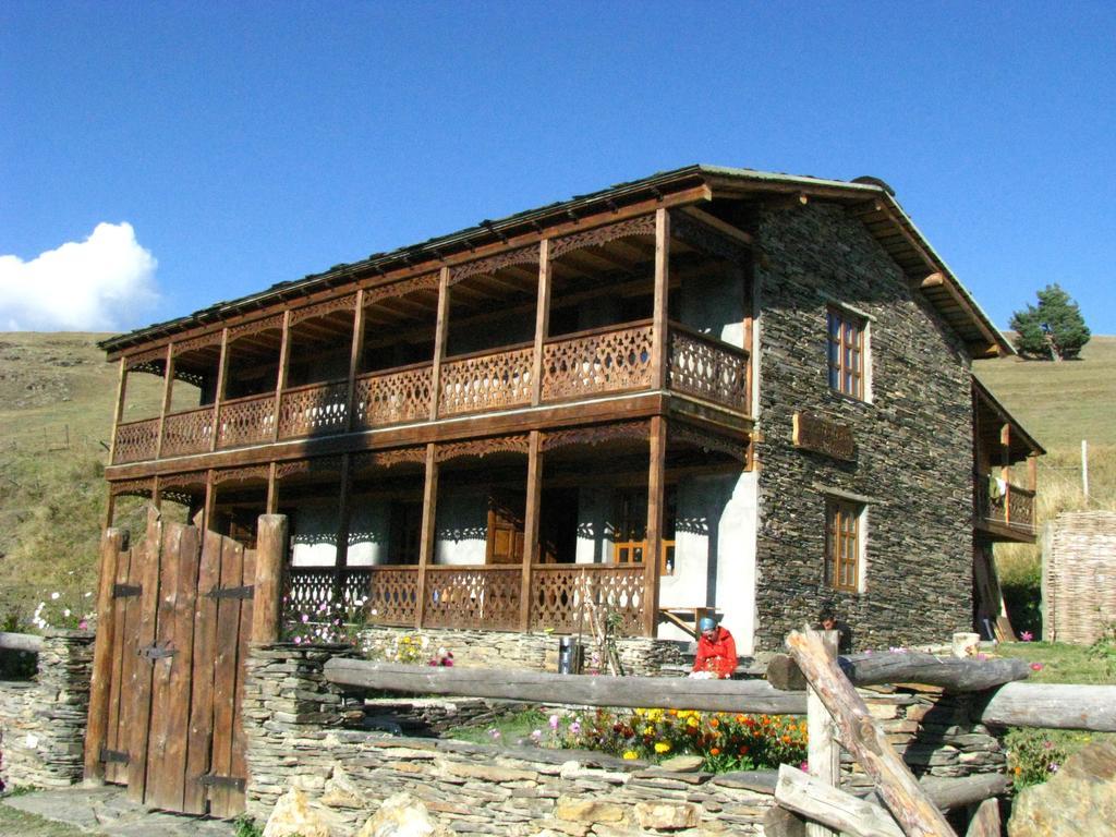 Guest House Shina Omalo 外观 照片